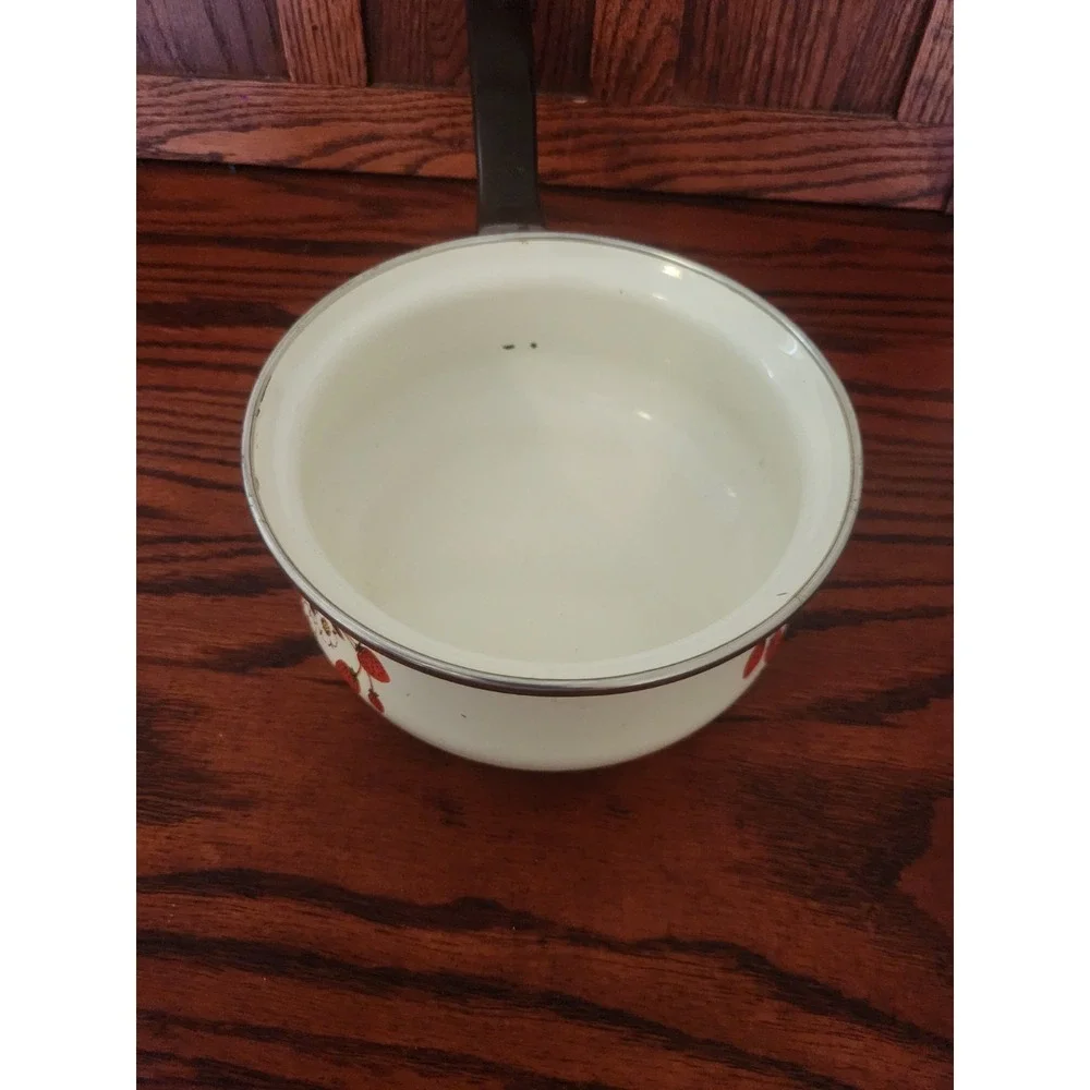 Vintage 1982 Sheffield STRAWBERRIES 'N CREAM 1 quart‎ open SAUCEPAN no lid